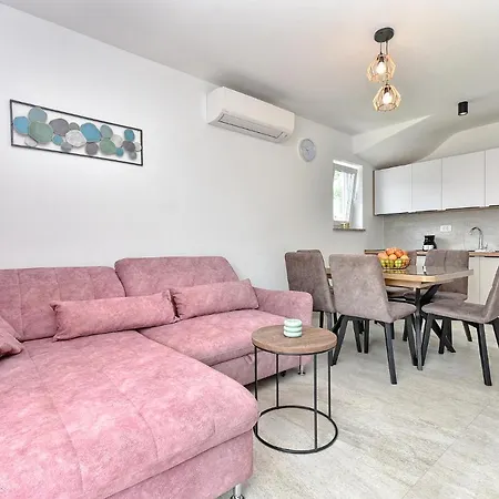 2239 Tatil Evi *