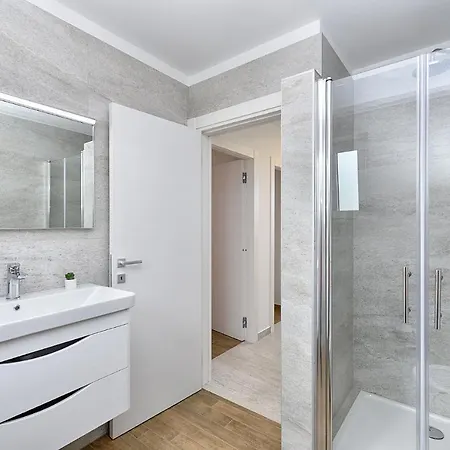 2239 Tatil Evi *
